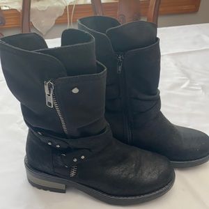 Carlos Santana Comfy zipup boots with belt buckles